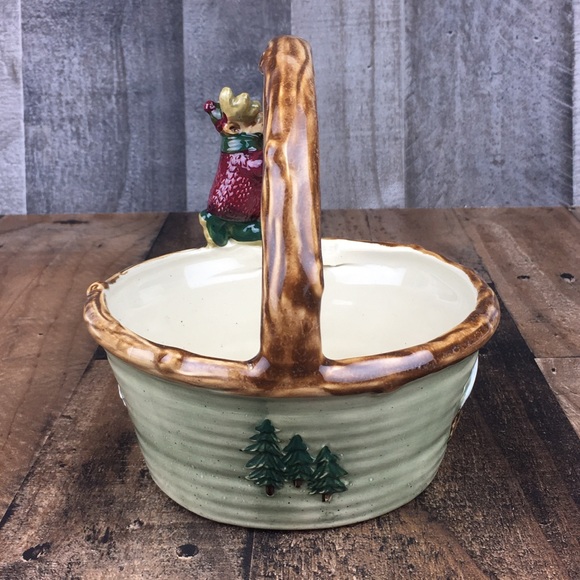 St. Nicholas Square Heartland Moose Handle Basket - Picture 3 of 11